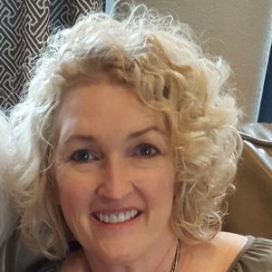 Meet your Posher, Laurie